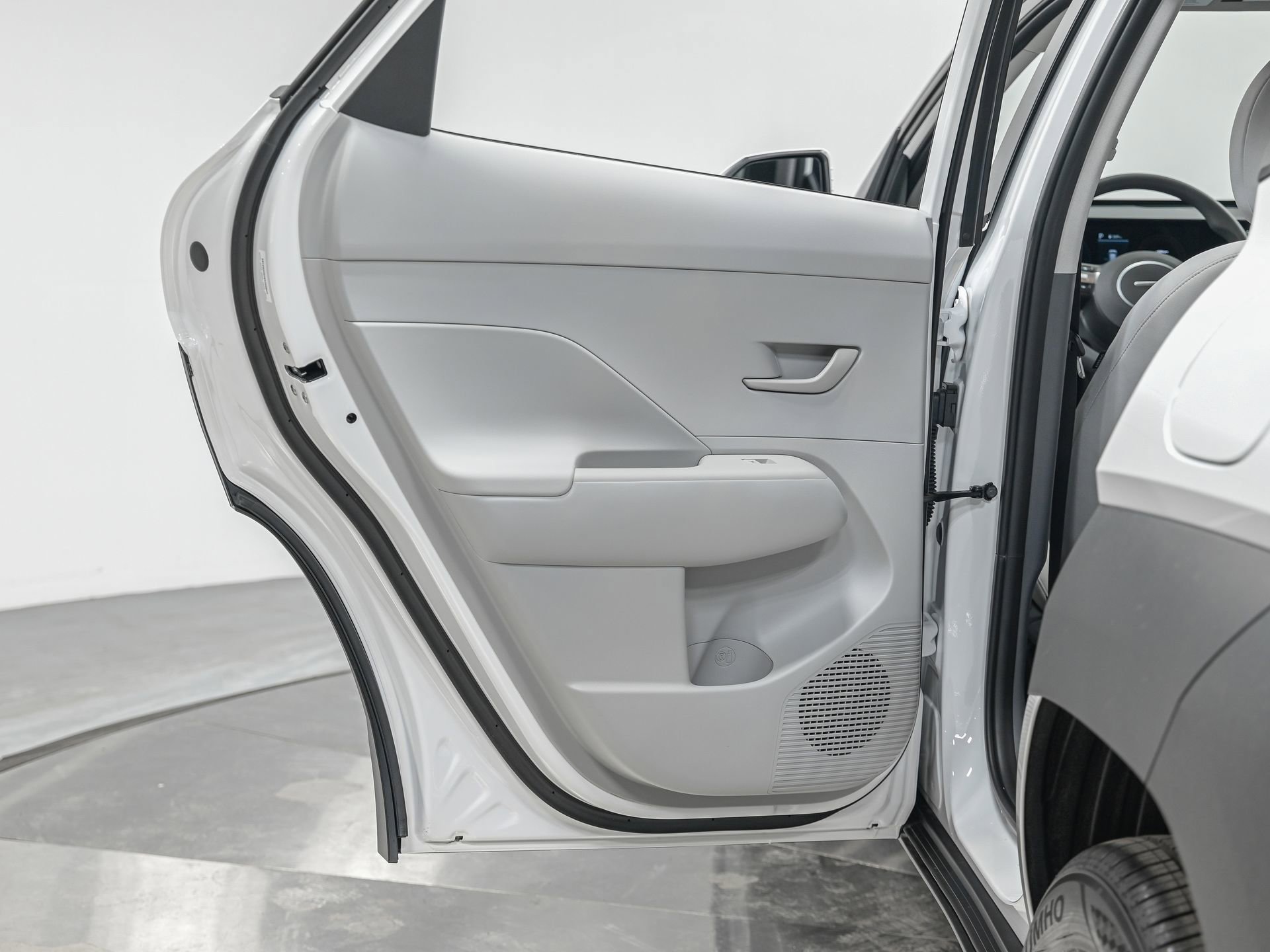 Used 2025 Hyundai Kona SE image 24