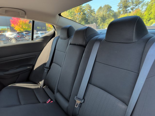 Used 2025 Nissan Altima 2.5 SV FWD image 17