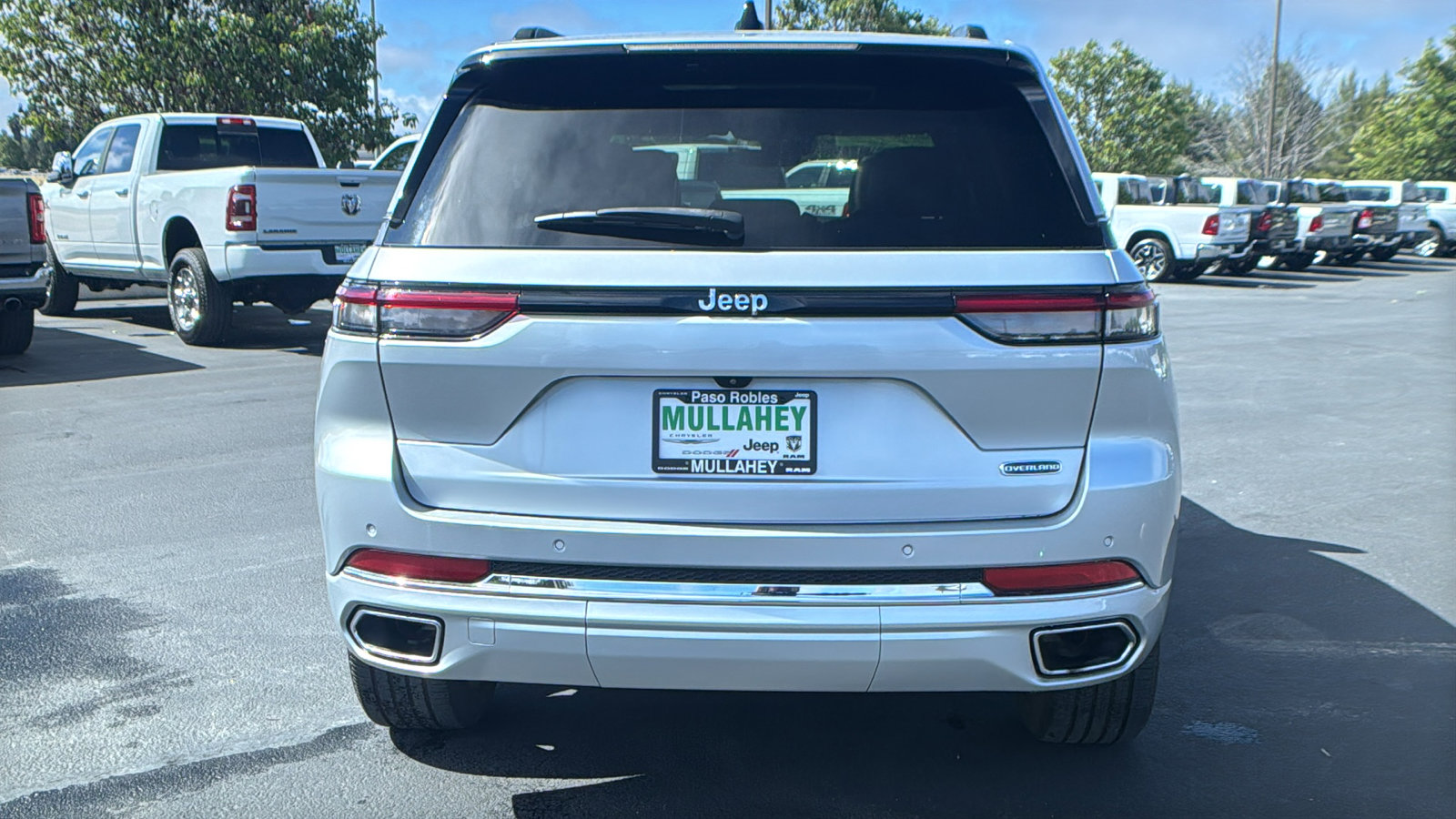 Used 2023 Jeep Grand Cherokee Overland image 4