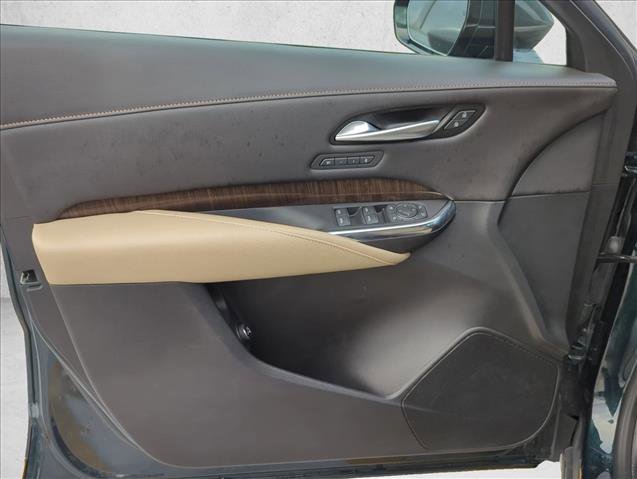 Used 2024 Cadillac XT4 Premium Luxury image 10