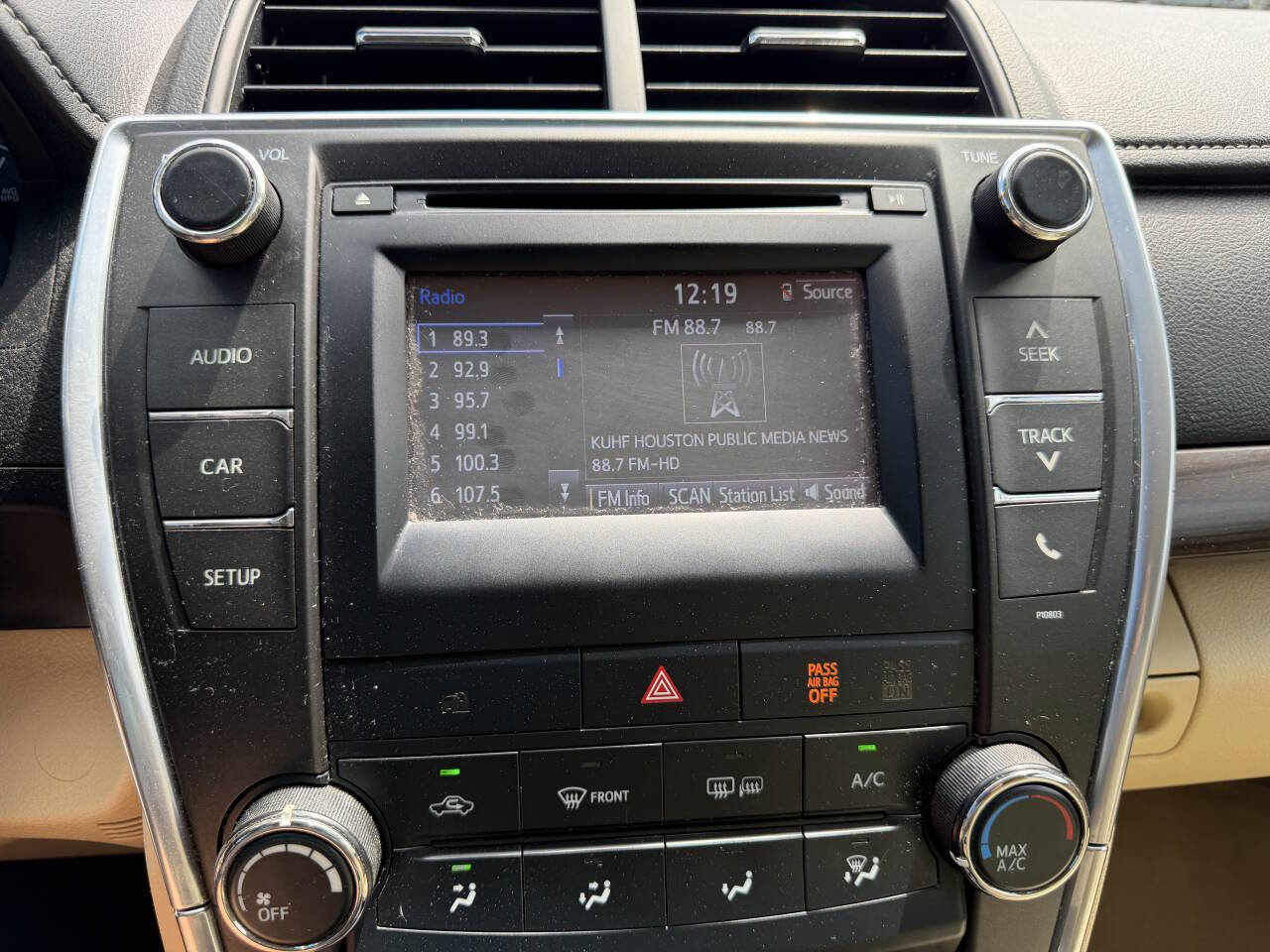 Used 2015 Toyota Camry LE FWD image 17