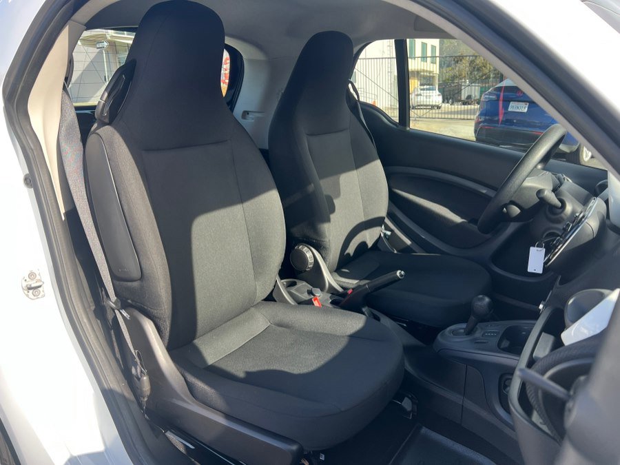 Used 2019 smart fortwo electric drive image 32