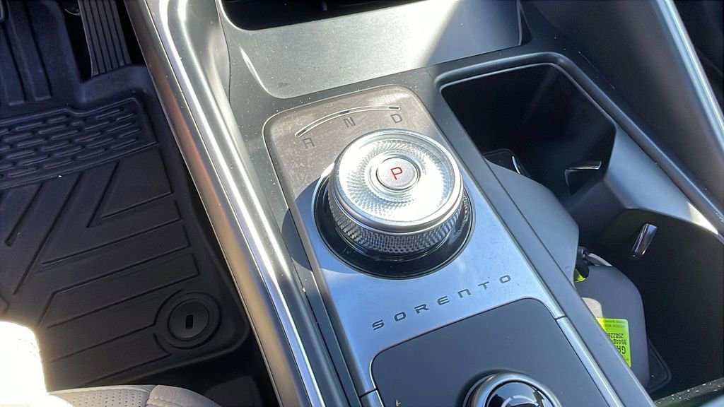 Used 2025 Kia Sorento EX w/ EX Panoramic Sunroof Package image 16