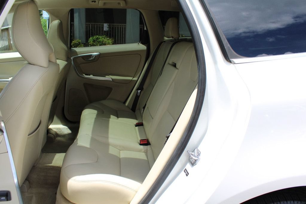 Used 2015 Volvo XC60 T6 Platinum AWD/4WD image 32