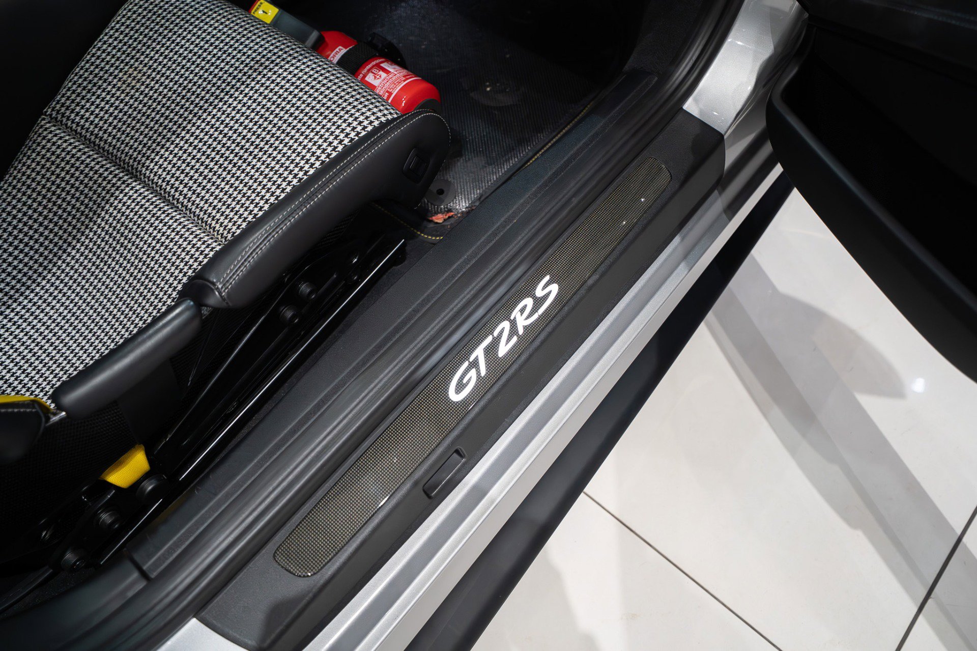 Used 2018 Porsche 911 GT2 RS image 29