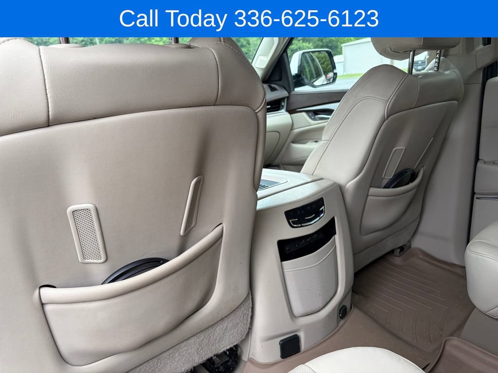 Used 2017 Cadillac Escalade Premium Luxury AWD/4WD image 22