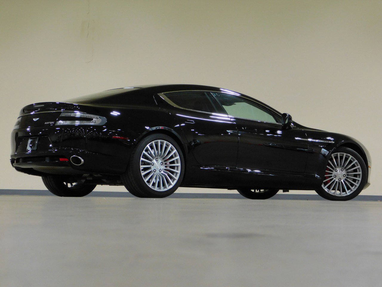 Used 2011 Aston Martin Rapide image 4