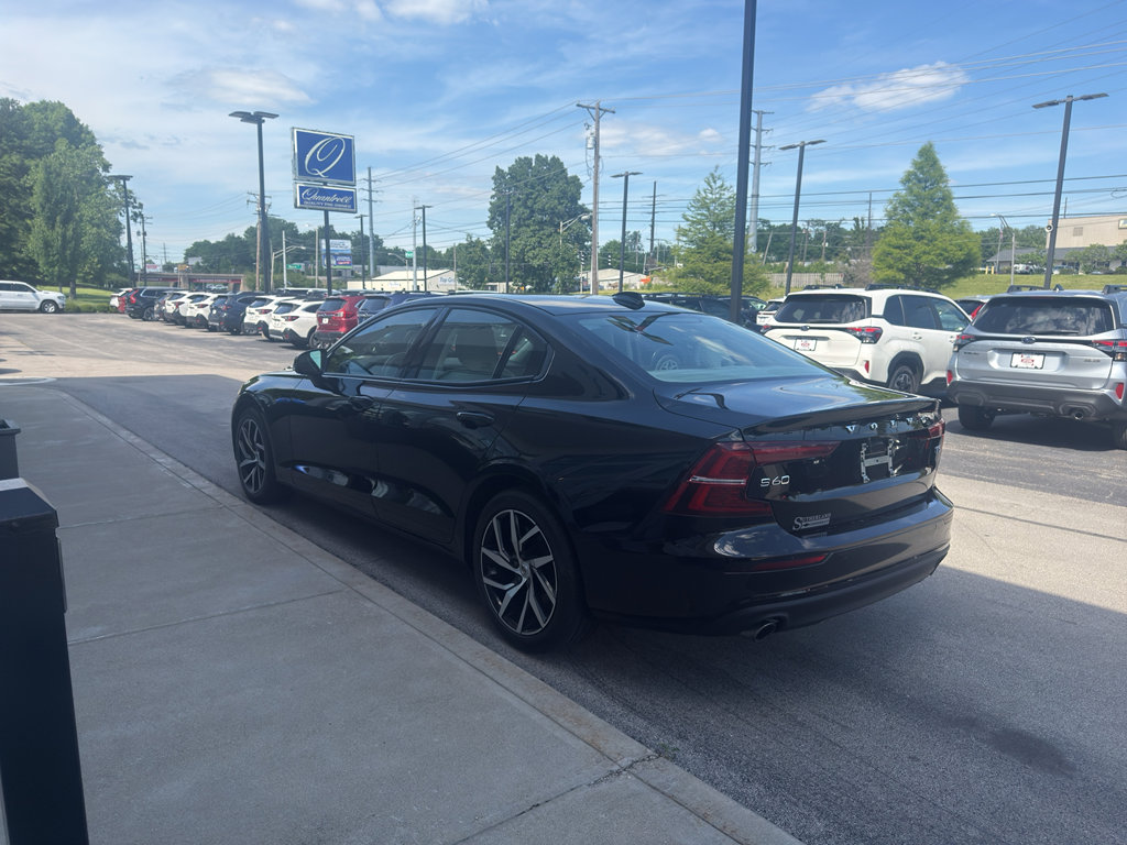 Used 2020 Volvo S60 T5 Momentum FWD image 5