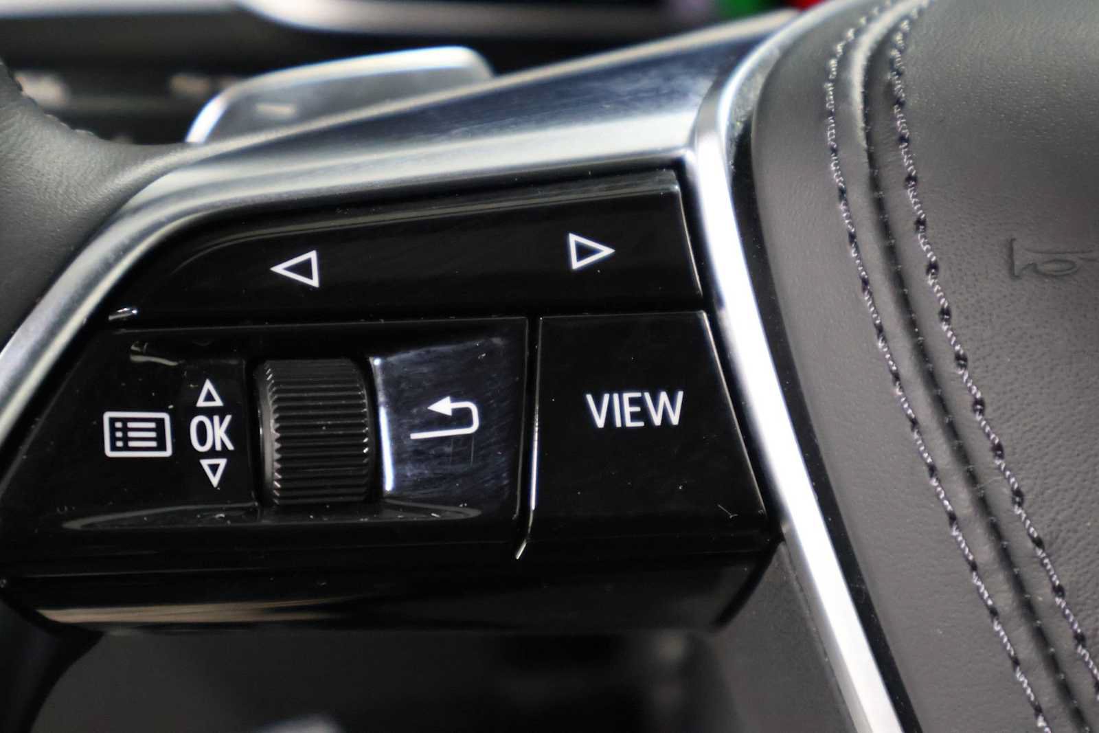 Used 2025 Audi A8 L 3.0T AWD/4WD image 25