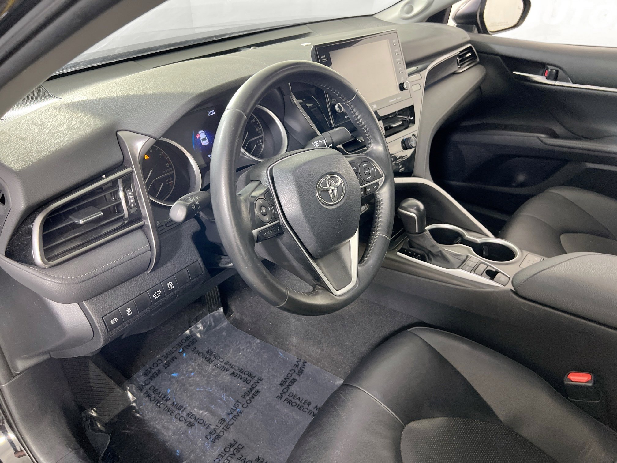 Used 2021 Toyota Camry XLE w/ Navigation Package image 9