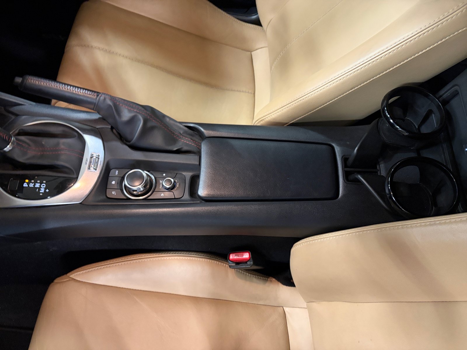 Used 2016 MAZDA MX-5 Miata Grand Touring RWD image 26