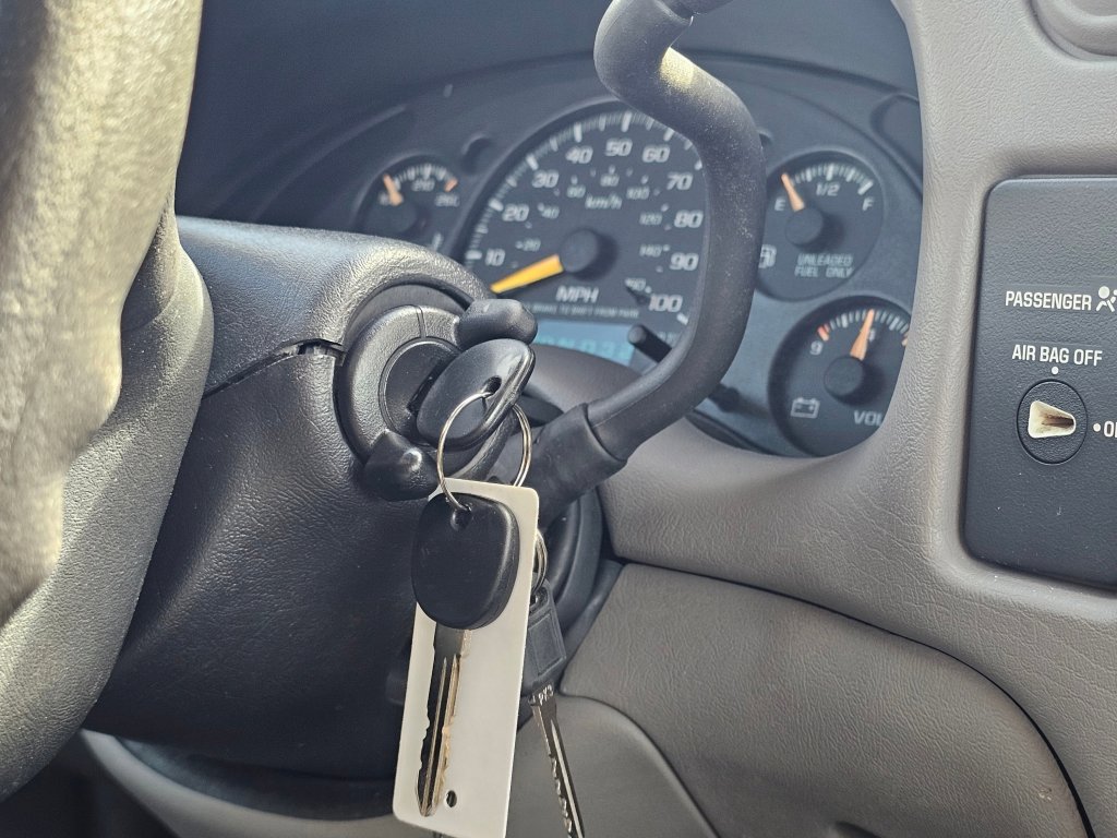 Used 1999 Chevrolet S10 Pickup LS w/ Preferred Equipment Group image 7