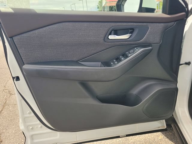 Certified 2023 Nissan Rogue SV FWD image 18