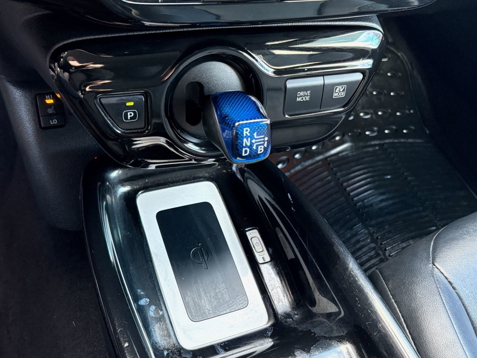 Used 2016 Toyota Prius Four Touring w/ Premium Convenience Package image 29