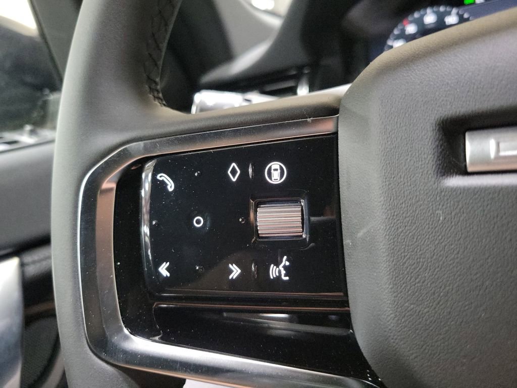 New 2025 Land Rover Discovery Sport Dynamic SE image 15