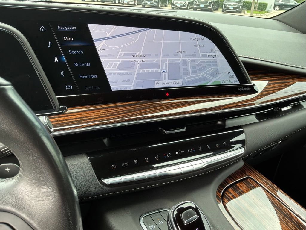 Used 2021 Cadillac Escalade ESV Premium Luxury AWD/4WD image 16