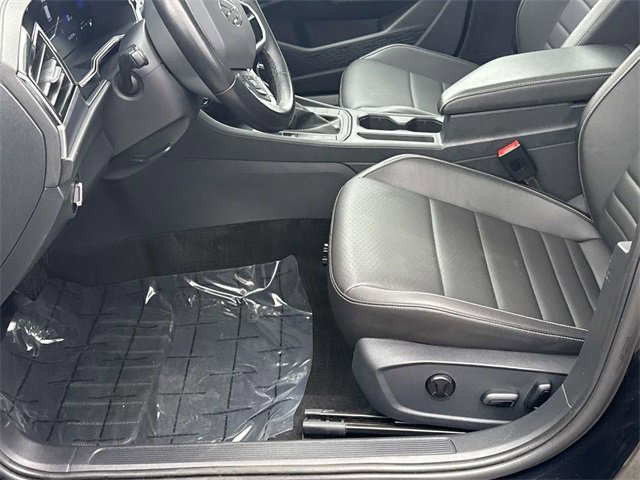 Used 2024 Volkswagen Jetta SE image 23