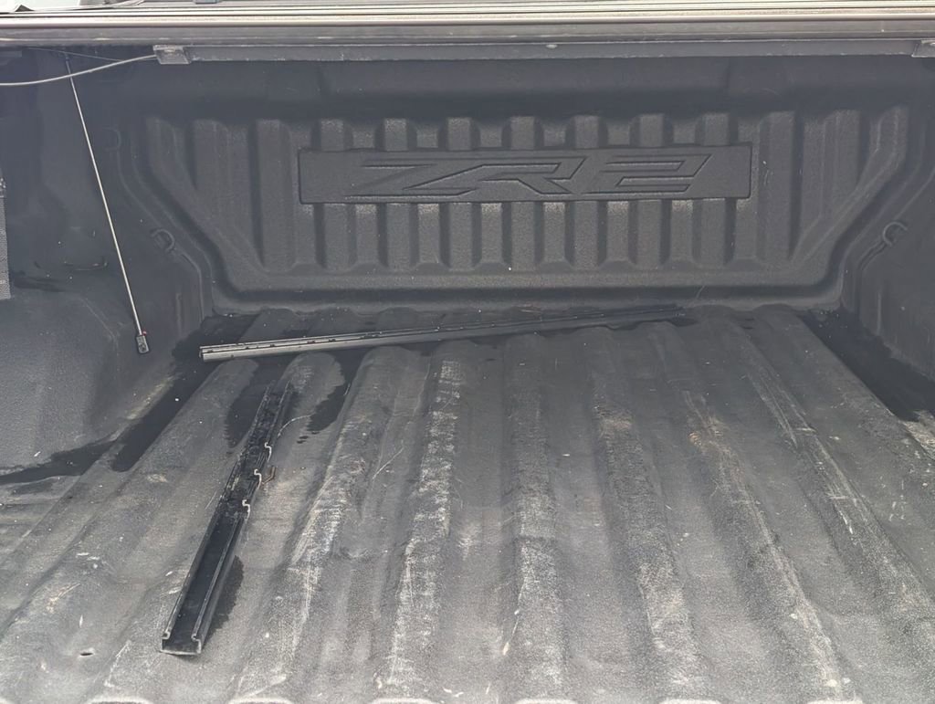 Used 2024 Chevrolet Colorado ZR2 w/ Technology Package image 16