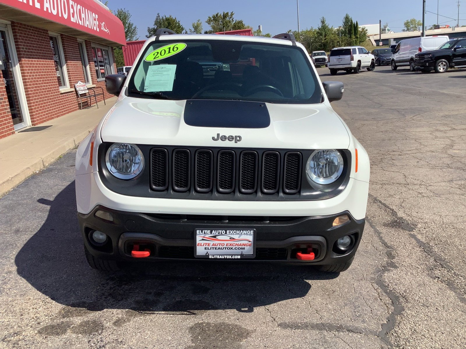 Used 2016 Jeep Renegade Trailhawk image 2