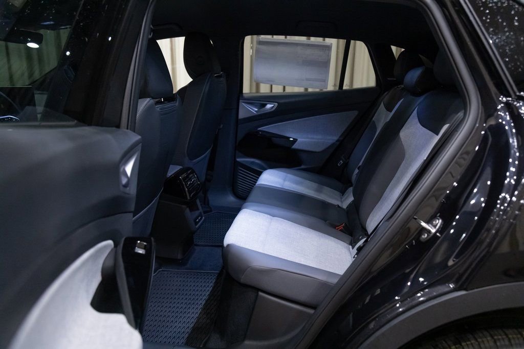 New 2025 Volkswagen ID.4 Pro AWD/4WD image 11