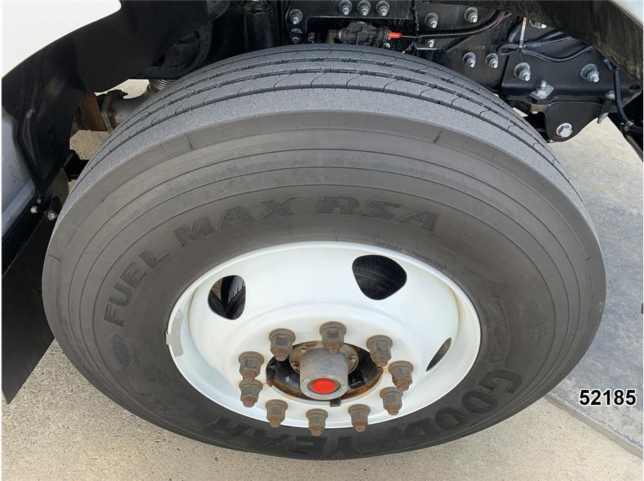 Used 2022 Ford F750 2WD Regular Cab Super Duty image 20