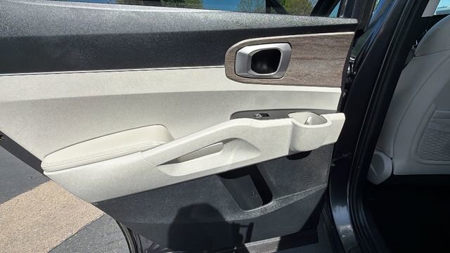 Used 2021 Kia Sorento EX w/ Panoramic Sunroof Package image 15