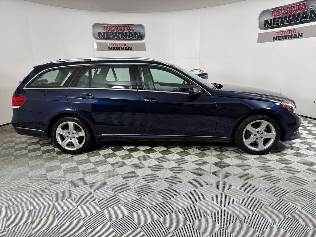 Used 2016 Mercedes-Benz E 350 4MATIC Wagon image 4