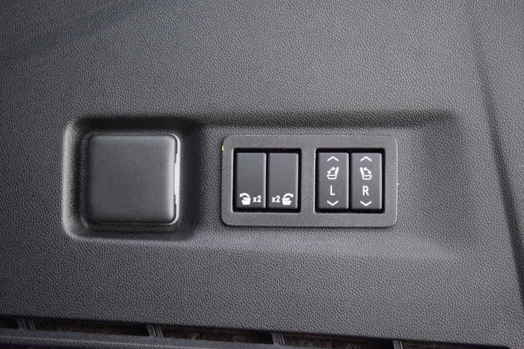 New 2026 Chevrolet Suburban Premier AWD/4WD image 26