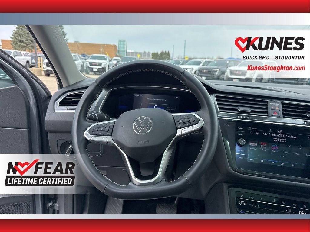 Used 2022 Volkswagen Tiguan SE w/ Panoramic Sunroof Package image 45
