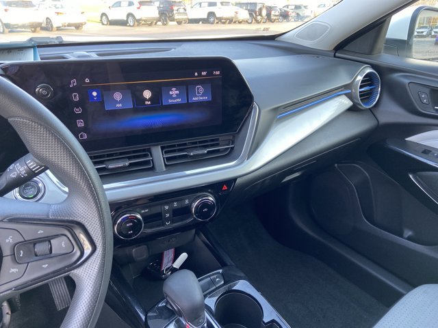 Used 2024 Chevrolet Trax LT image 36