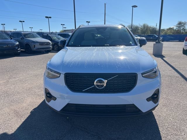New 2026 Volvo XC40 B5 Plus w/ Protection Package Premier AWD/4WD image 9