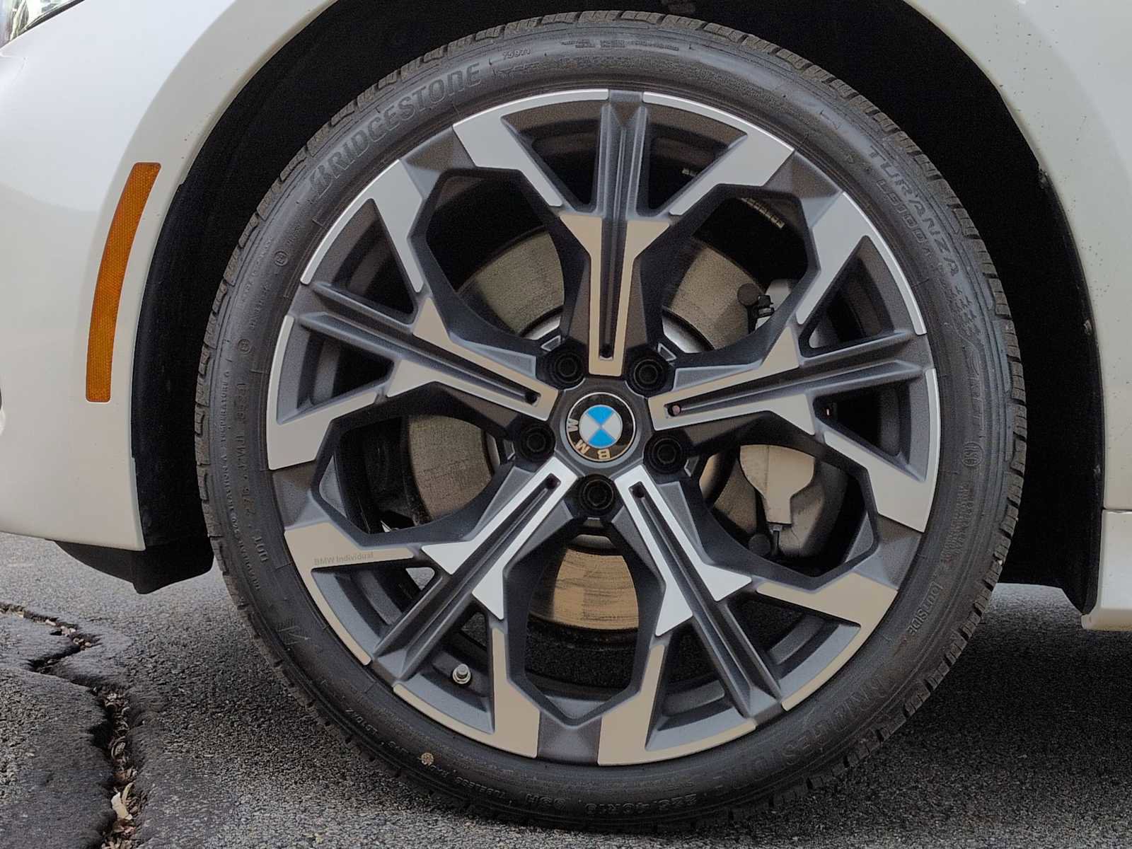 Used 2025 BMW 330i xDrive Sedan w/ Convenience Package image 14