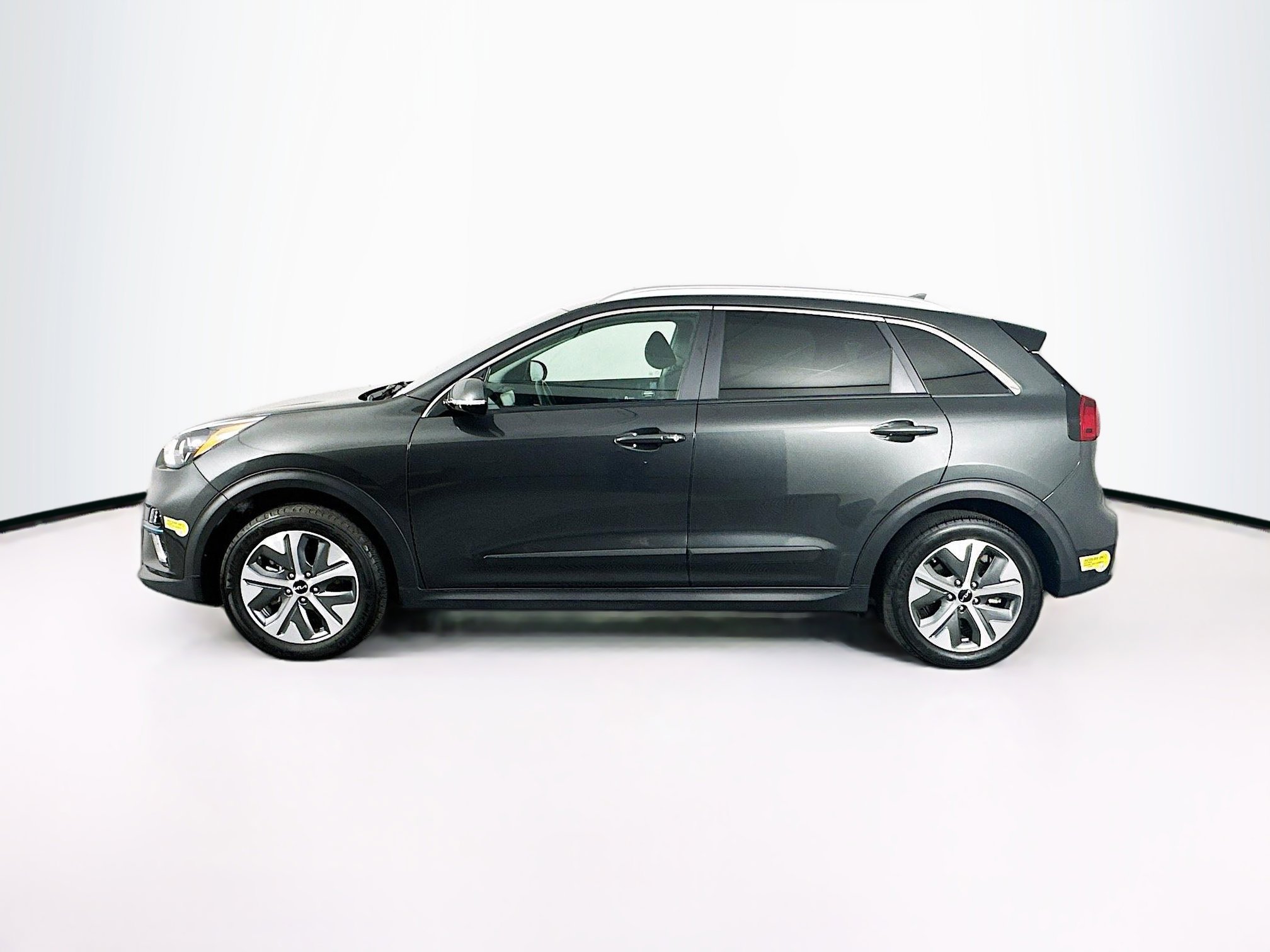 Used 2022 Kia Niro EX image 4