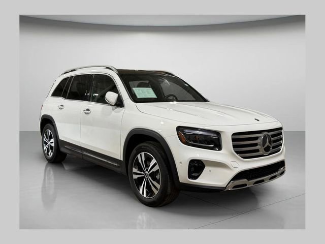 Used 2025 Mercedes-Benz GLB 250 4MATIC image 1