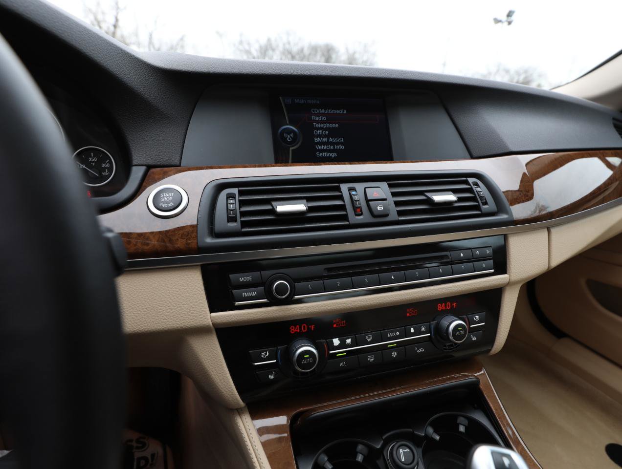 Used 2011 BMW 528i Sedan image 18