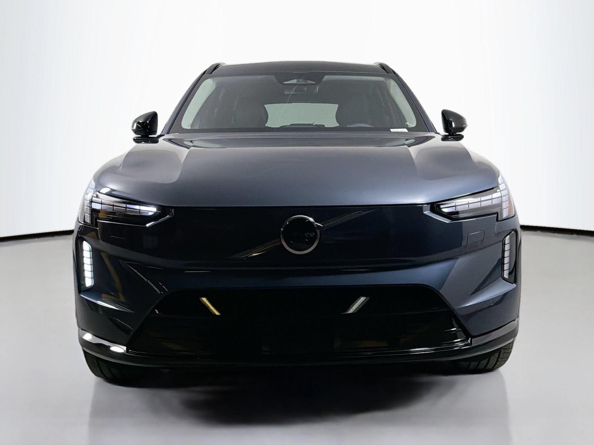 New 2026 Volvo EX90 Ultra AWD/4WD image 2
