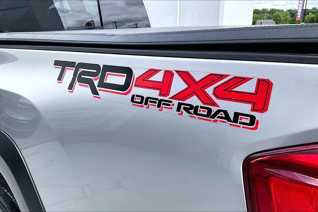 Used 2017 Toyota Tacoma TRD Off-Road w/ Tow Package (A/T) AWD/4WD image 23