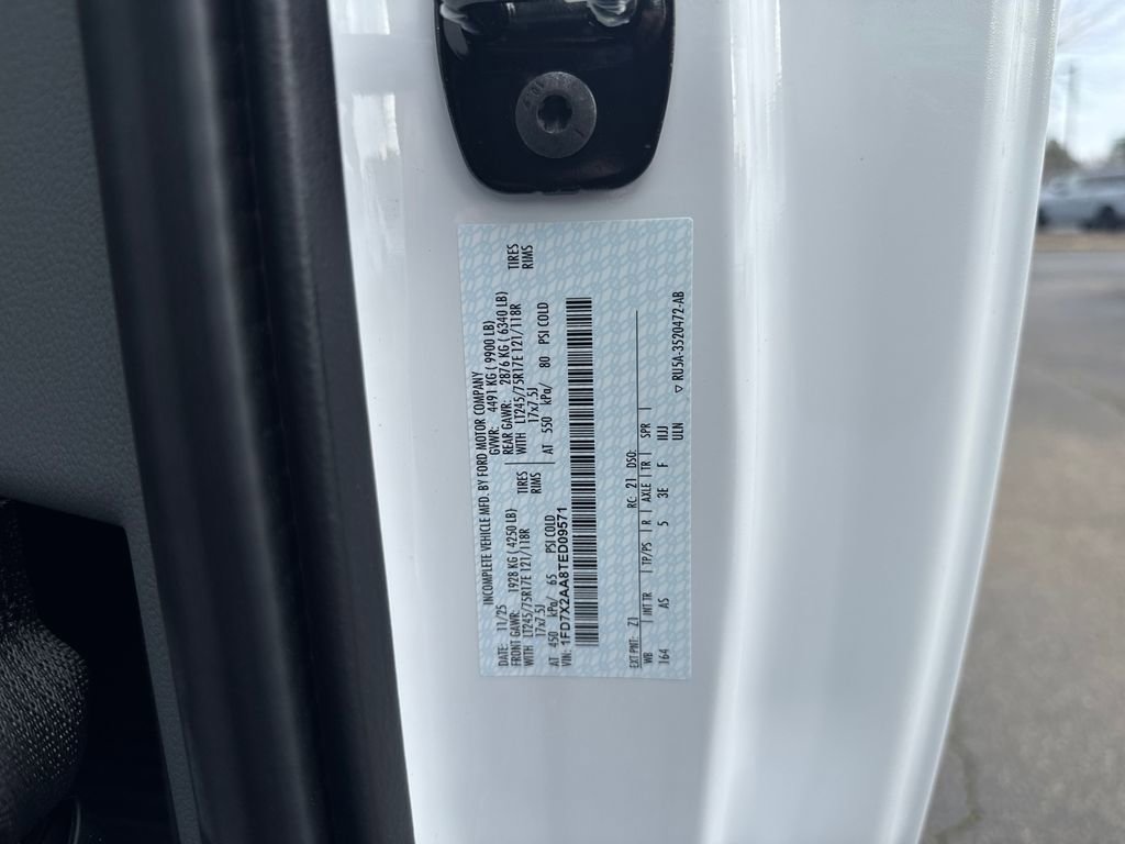 New 2026 Ford F250 XL w/ XL Chrome Package image 13