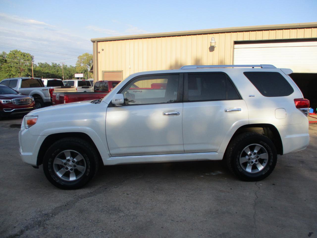 Used 2010 Toyota 4Runner SR5 AWD/4WD image 32