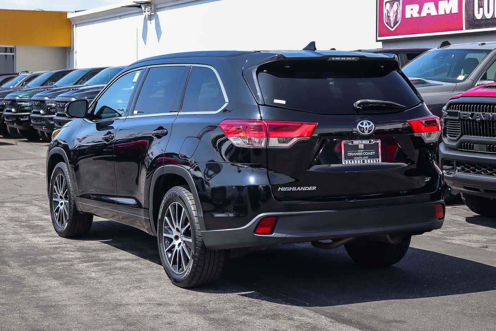 Used 2018 Toyota Highlander SE FWD image 6