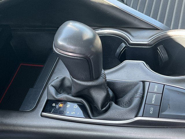 Used 2024 Toyota Camry SE FWD image 15