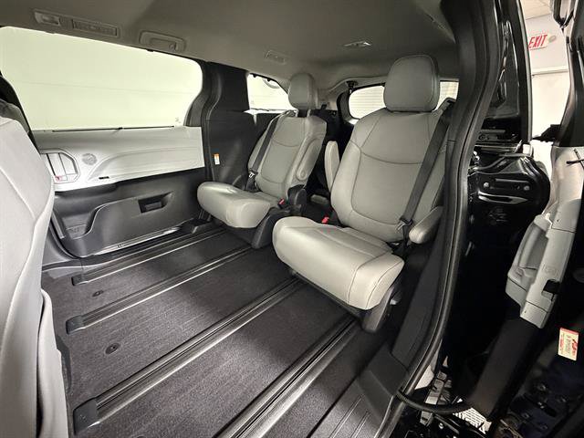Certified 2026 Toyota Sienna XLE AWD/4WD image 10