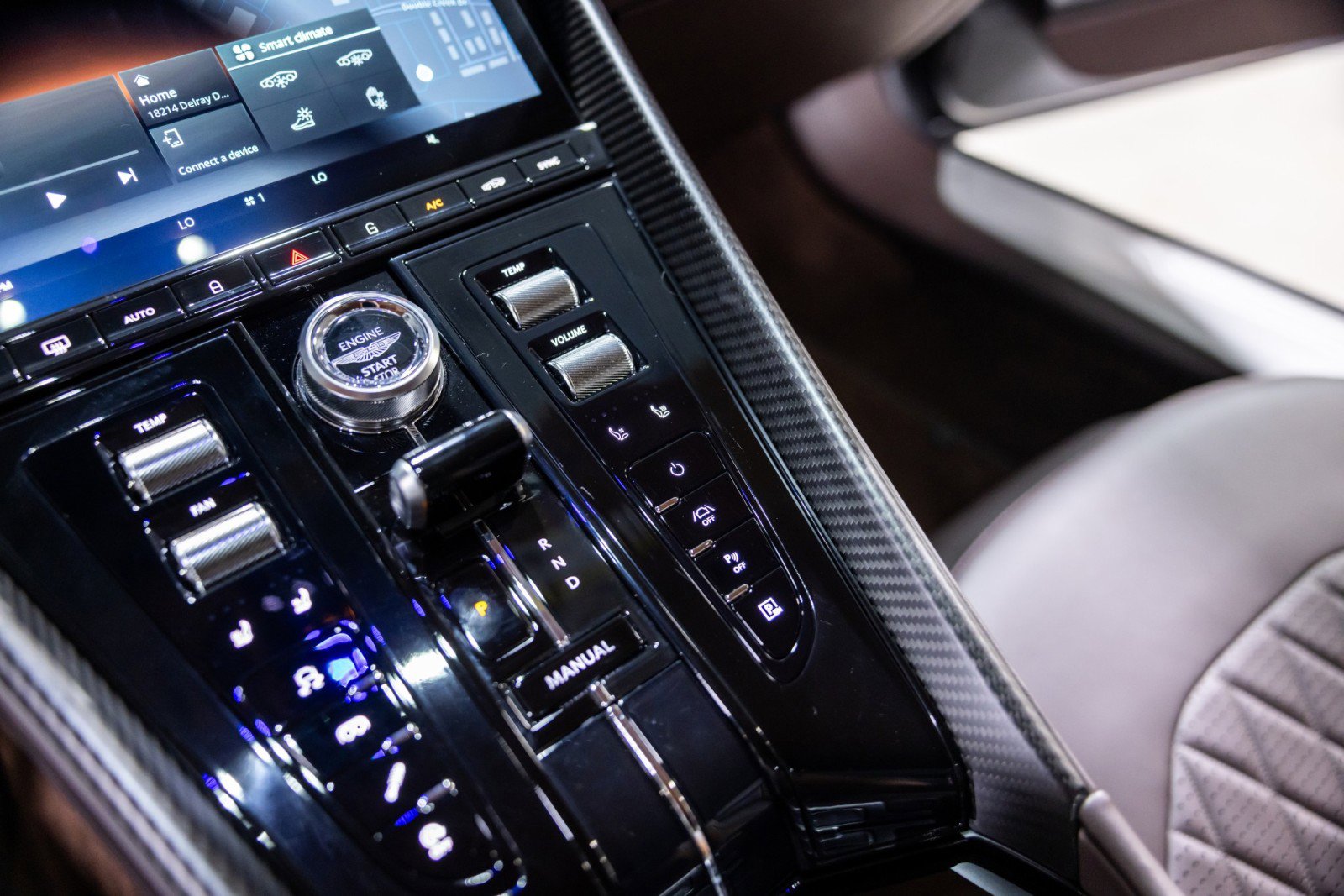 Used 2024 Aston Martin DB12 Coupe image 46