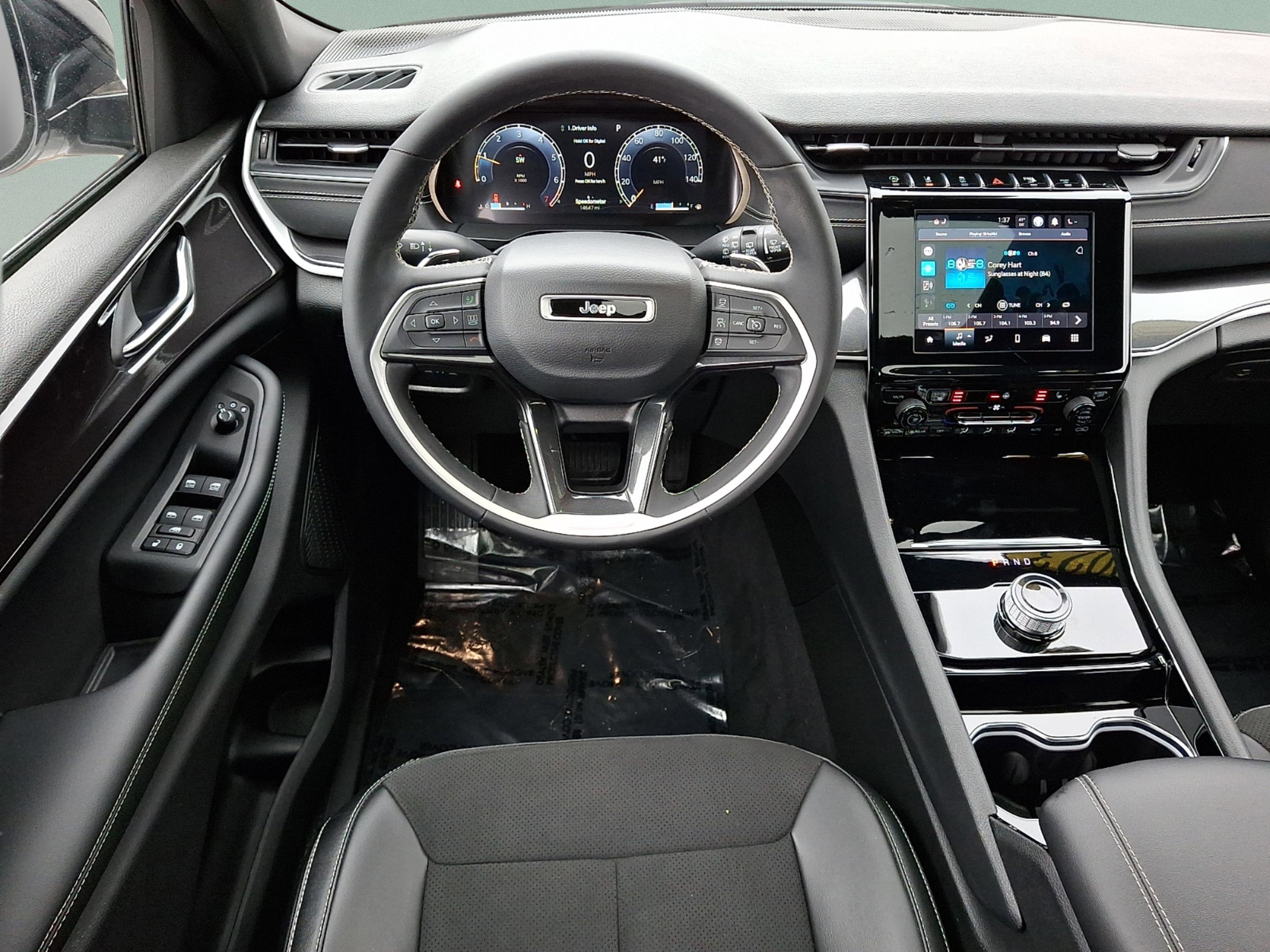 Certified 2023 Jeep Grand Cherokee Altitude image 10