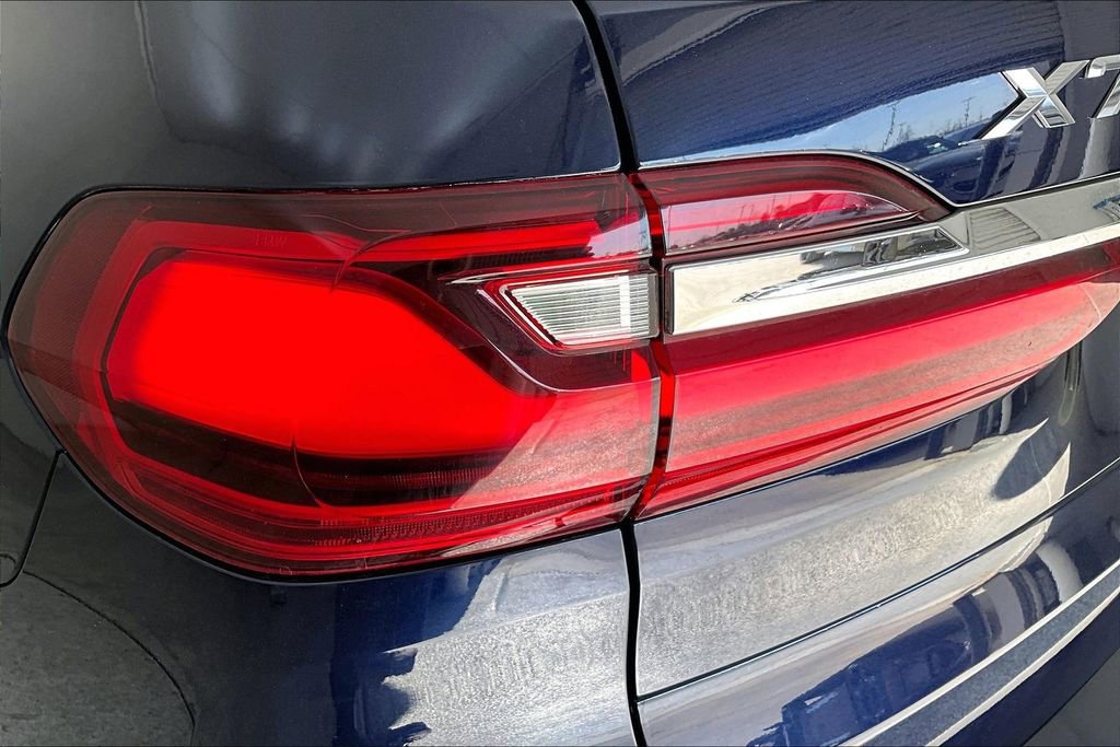 Used 2022 BMW X7 xDrive40i w/ M Sport Package image 38