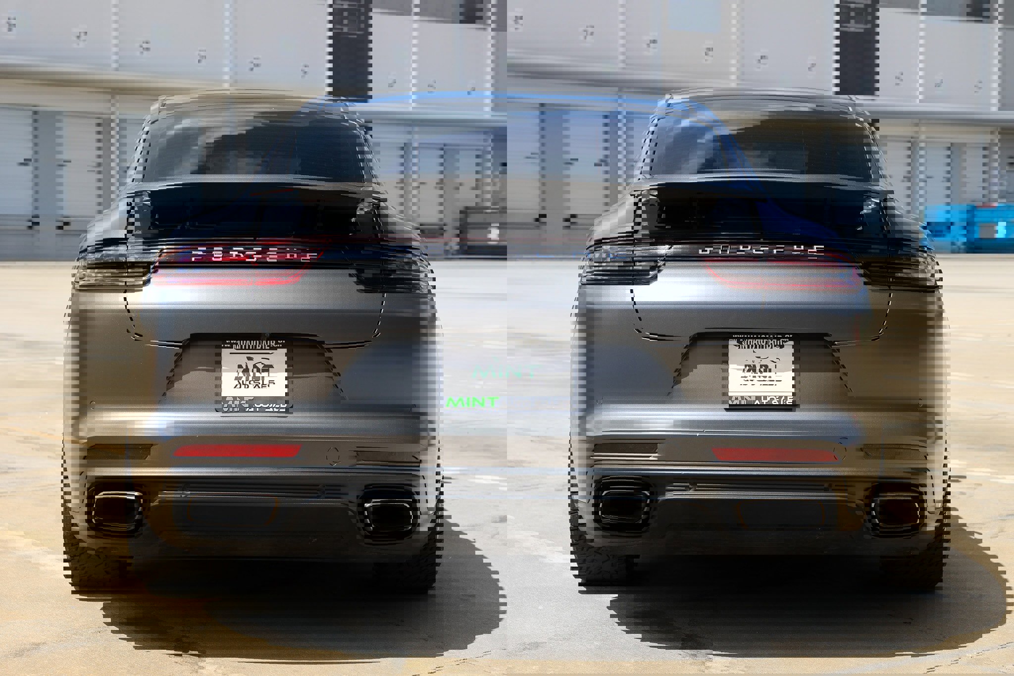 Used 2018 Porsche Panamera 4 image 14