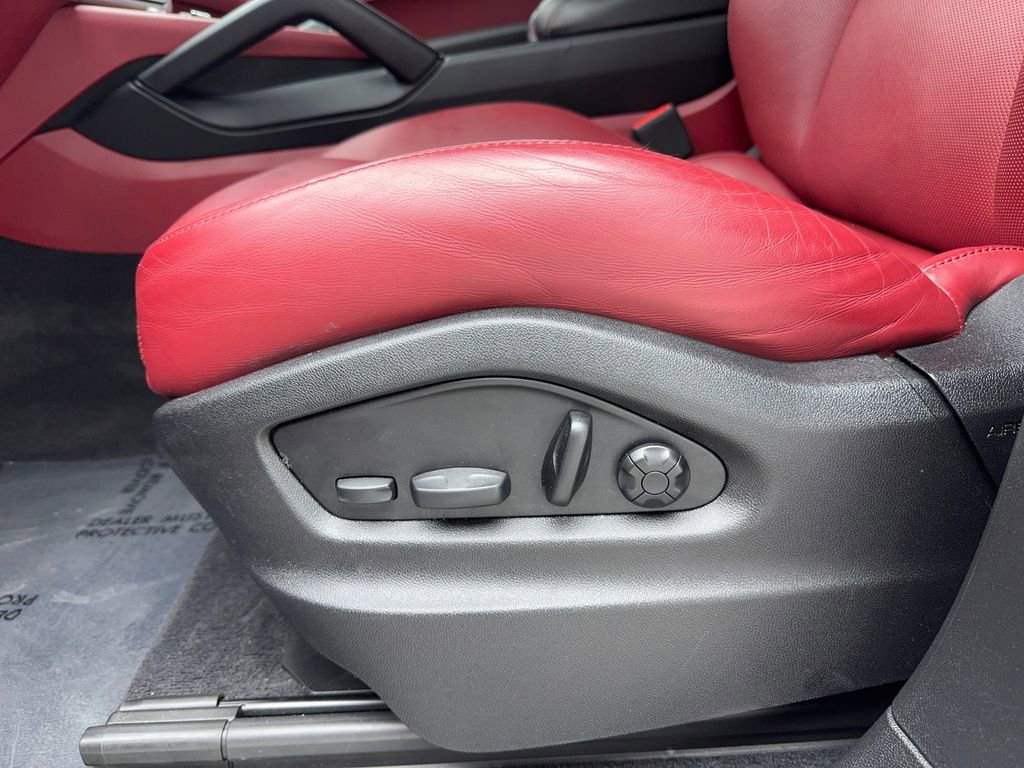 Used 2022 Porsche Cayenne image 38