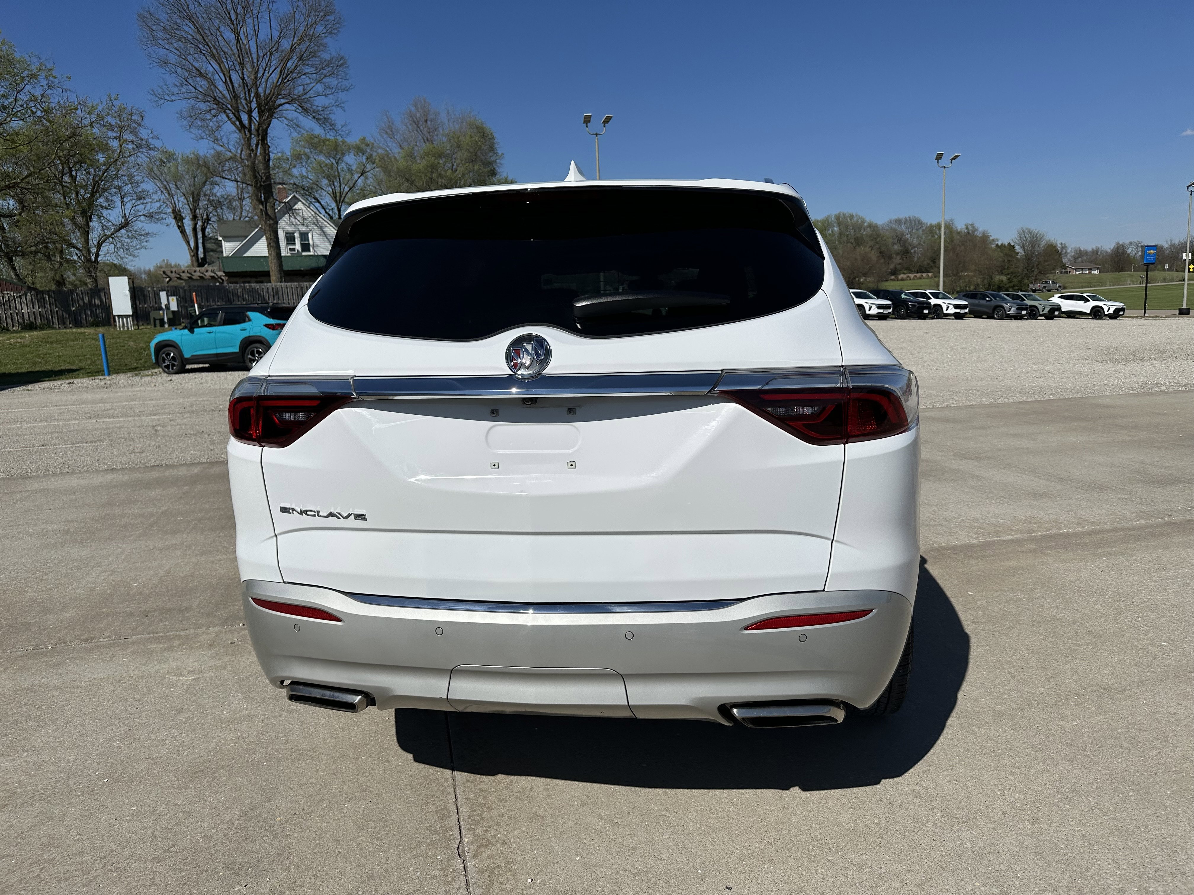 Used 2023 Buick Enclave Essence w/ Experience Buick Package FWD image 6