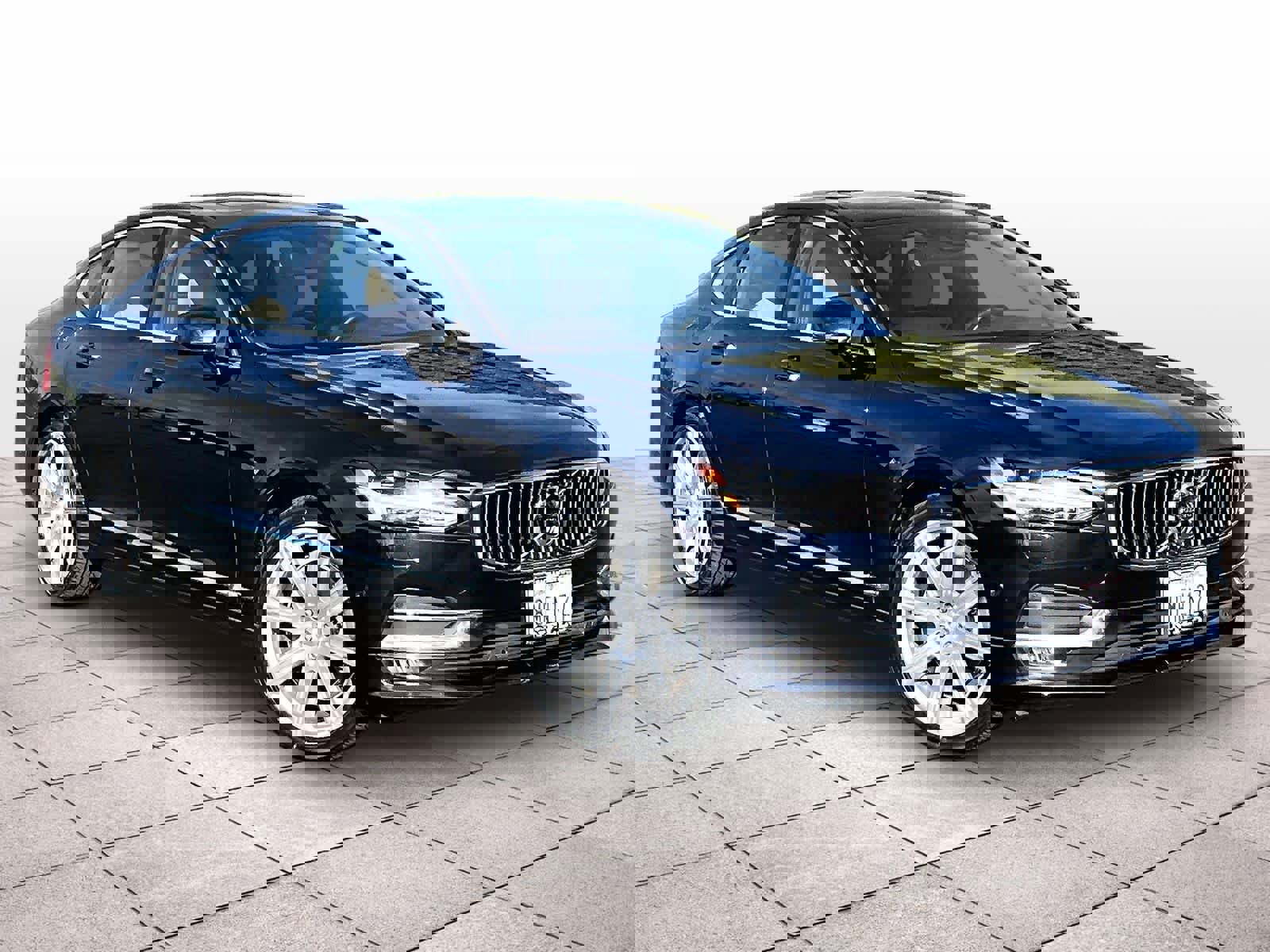 Used 2017 Volvo S90 T6 Inscription w/ Vision Package image 2