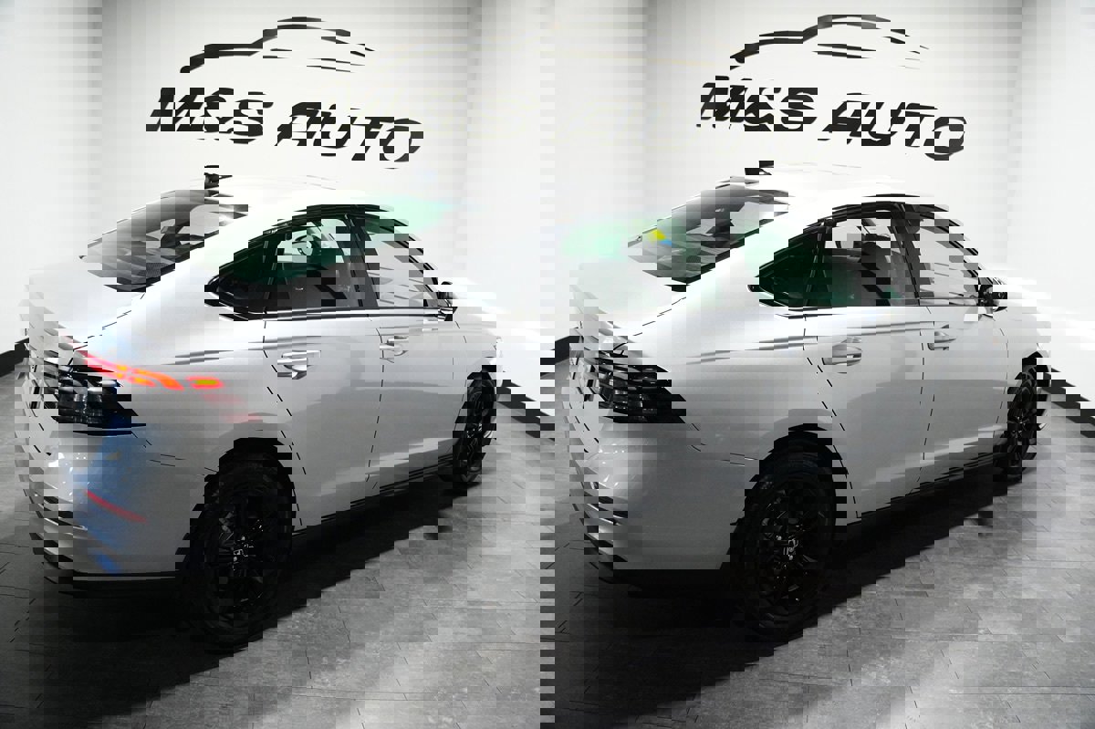 Used 2025 Honda Accord SE image 11